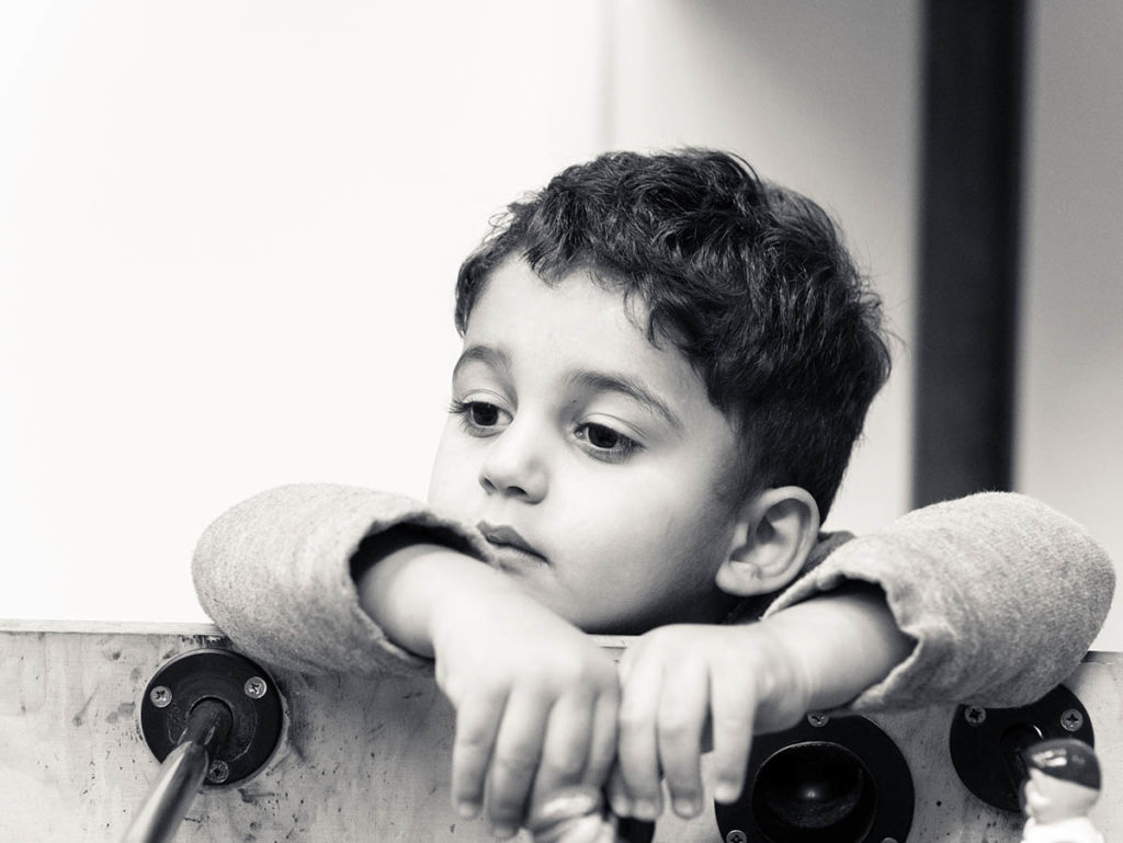 sw-Portrait: kleiner Junge (c) Sulamith Sallmann